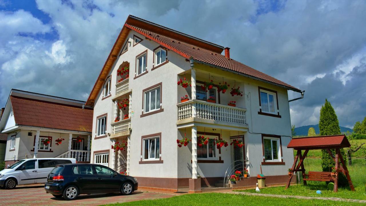 Pensiunea Tincu Satu Sugatag Exterior foto